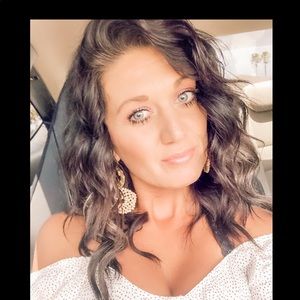 Meet your Posher, Becca lynn